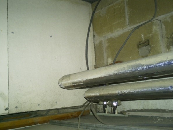 Image of an AIB firebreak in a ceiling void